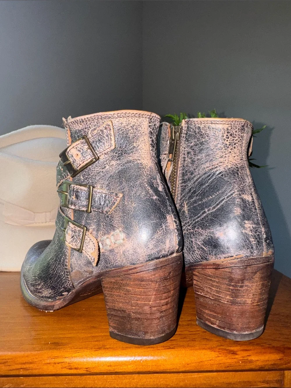 Bed Stu Distressed Brown 100% genuine Leather Ankle Booties Artesian Crafted - Picture 5 of 7